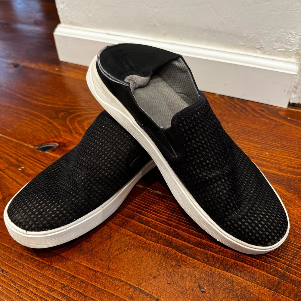 OluKai Lae’ahi Black Mesh Slip-On Loafers. Mens 11‎